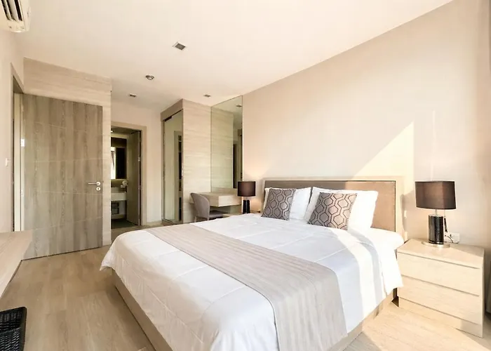 Bright & Spacious - Asoke *