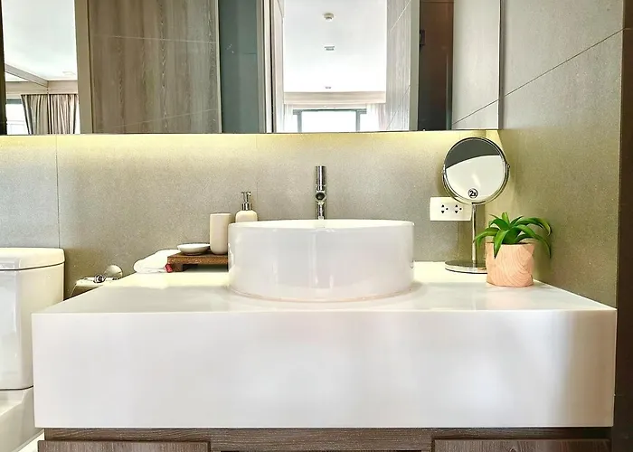Bright & Spacious - Asoke